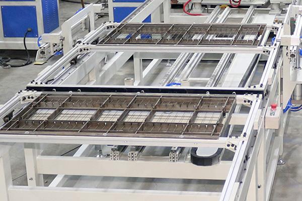 HWASHI 自動ワイヤーメッシュ パネル ケージ 溶接 溶接用ワイヤーメッシュの製造マシンライン 4