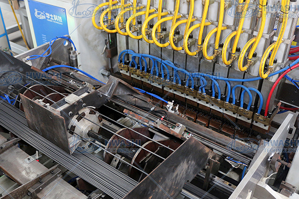 先進的な自動ワイヤーシェルフ溶接機 ワイヤーメッシュデッキシェルフ生産ライン 5