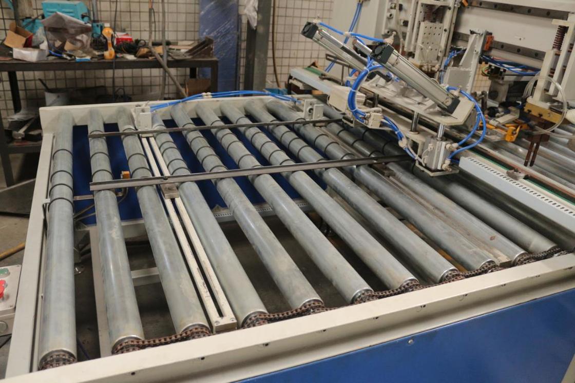 ホワシセキュリティ ステンレスシートドアプレート 多点自動移動型スポット溶接機,シートメタル溶接機